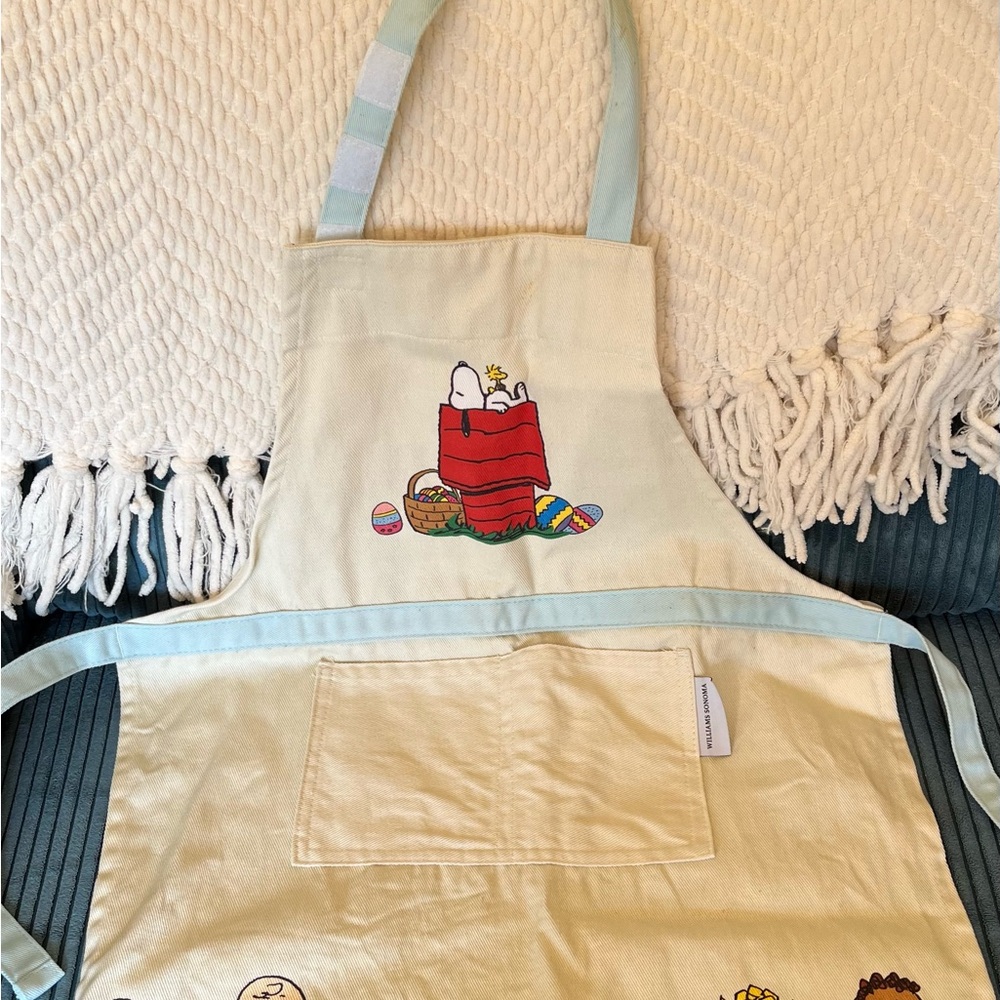 Easter CHILD SIZE Peanuts Apron from Williams Sonoma like new